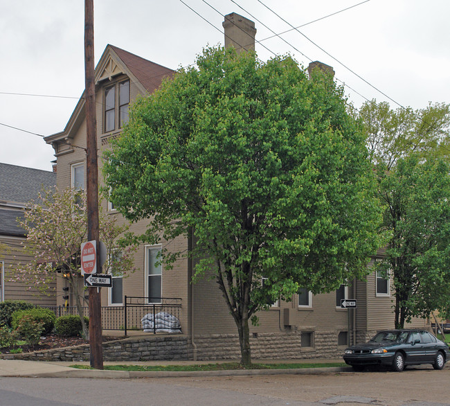 3301 Decoursey Ave in Covington, KY - Building Photo - Building Photo