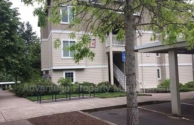 6298 SW Grand Oaks Dr in Corvallis, OR - Building Photo - Building Photo