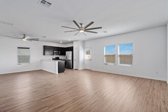 575 Gabbro Gdns in Maxwell, TX - Building Photo - Building Photo
