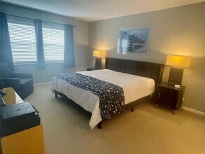 2500 NE 48th Ln, Unit 605 in Fort Lauderdale, FL - Building Photo - Building Photo