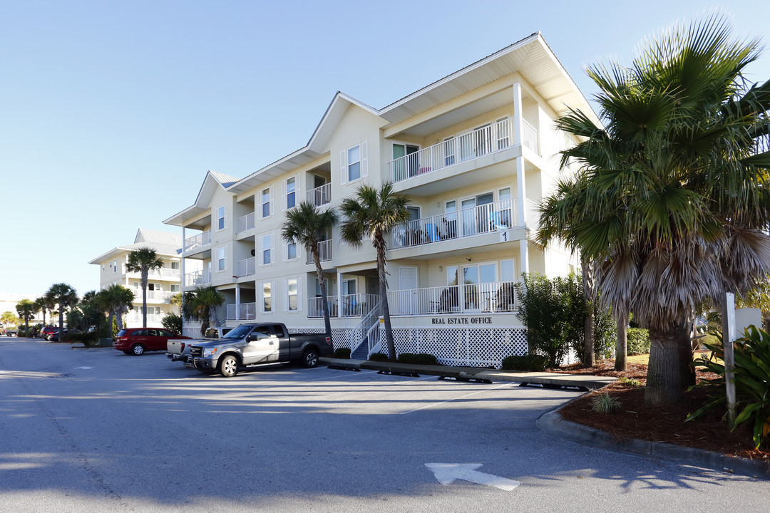 Gulf Island Condominiums in Navarre, FL - Building Photo