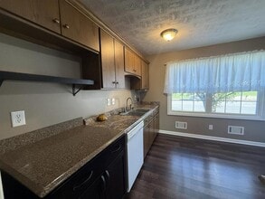 1402 N Miles St in Elizabethtown, KY - Building Photo - Building Photo