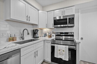 5301 NW 2nd Ave, Unit Ph-H in Boca Raton, FL - Building Photo - Building Photo