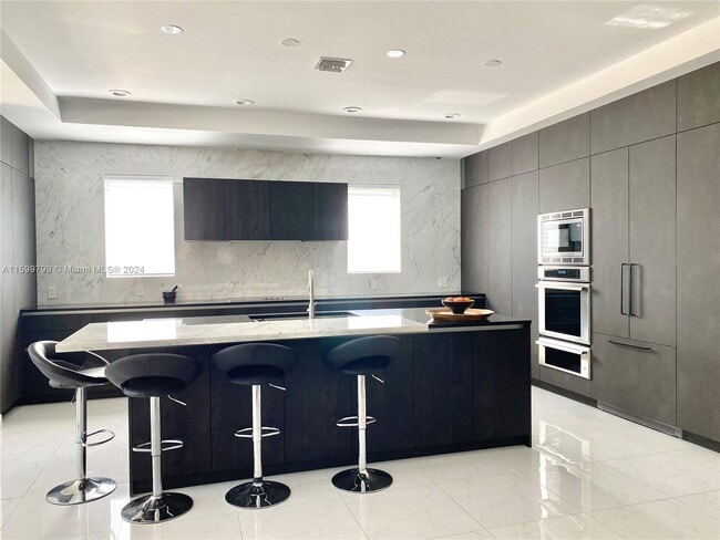 513 Palm Dr in Hallandale Beach, FL - Building Photo - Building Photo
