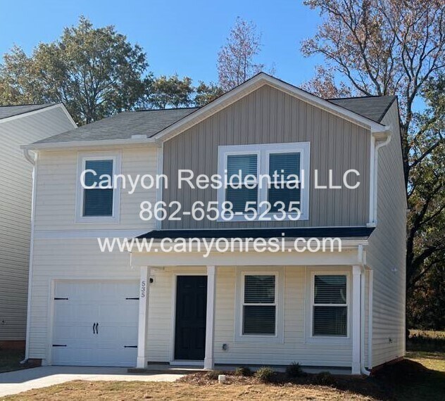 535 Dayspring Dr in Inman, SC - Building Photo
