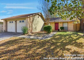 5938 Oak Run St in San Antonio, TX - Building Photo