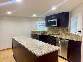 5618 N Artesian Ave in Chicago, IL - Building Photo - Building Photo