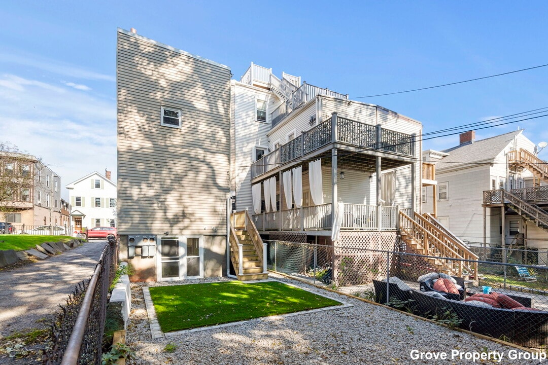 531 E 5th St, Unit 1 in Boston, MA - Foto de edificio