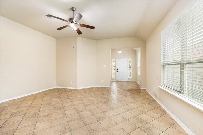 9420 Savannah Holly Dr in Houston, TX - Building Photo - Building Photo