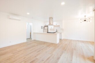1235 N Ogden Dr in West Hollywood, CA - Building Photo - Building Photo