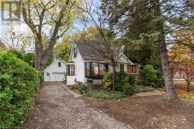 32 Valleyview Dr