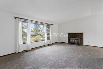16971 Greentree Ave in Lake Oswego, OR - Building Photo - Building Photo