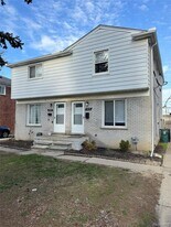 1818 N Center St in Royal Oak, MI - Building Photo