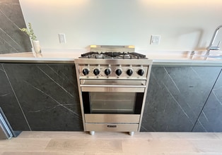 230 7th St, Unit 401 in San Francisco, CA - Building Photo - Building Photo