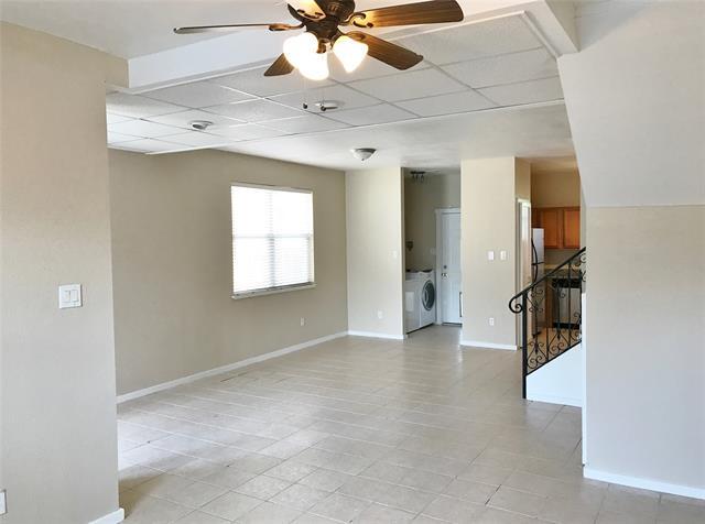 1328 Fletcher St in Dallas, TX - Foto de edificio - Building Photo