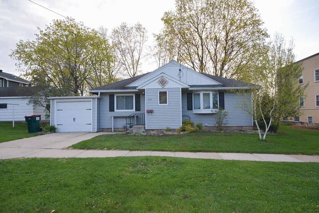 712 7th Ave SW in Rochester, MN - Building Photo