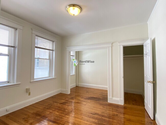 6 Orkney Rd, Unit 2 in Boston, MA - Building Photo - Building Photo