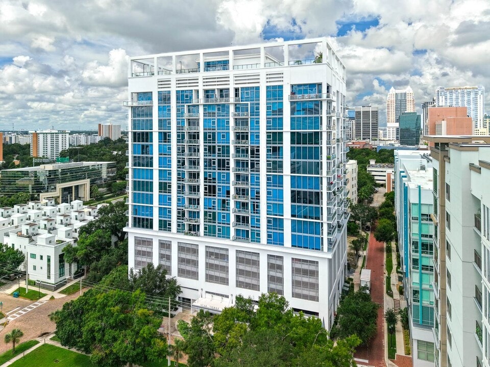 260 S Osceola Ave in Orlando, FL - Building Photo