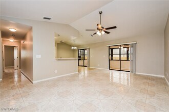 8360 Coral Dr in Ft. Myers, FL - Building Photo - Building Photo