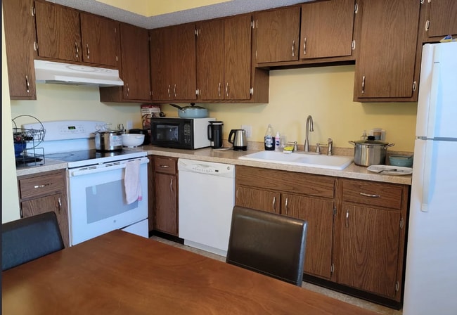 1605 Lyndhurst Dr in Savoy, IL - Building Photo - Building Photo