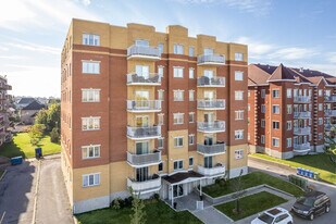 6650 Couture Boul in Montréal, QC - Building Photo