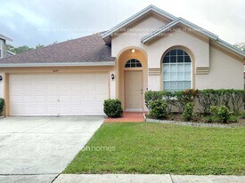 5641 Paddock Trail Dr in Tampa, FL - Building Photo