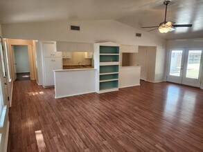 307 Lone Star Ln in Lindale, TX - Building Photo - Building Photo