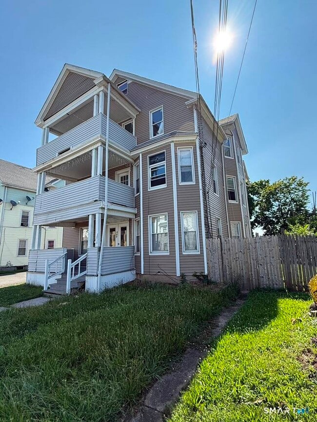 727 East St