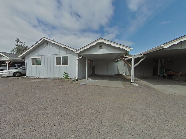 1561 NW Highland Dr
