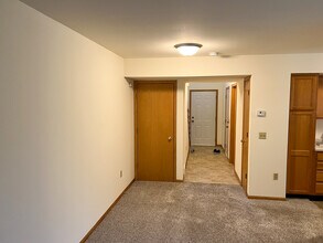 1090 Heritage Ct in Edgerton, WI - Building Photo - Building Photo