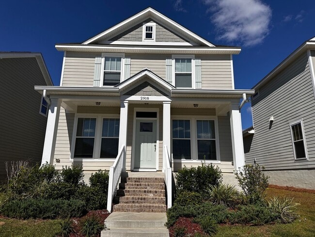 property at 2918 Fontana St