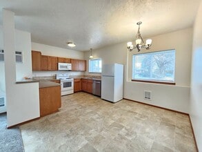 6026 N Wiscomb St in Spokane, WA - Building Photo - Building Photo