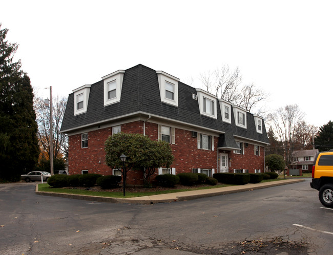 Lantern Square Apartments in Columbiana, OH - Building Photo - Building Photo