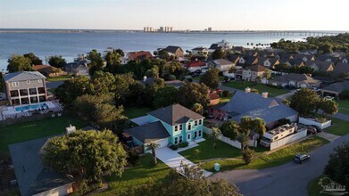 8905 Binnacle Ct in Navarre, FL - Building Photo - Building Photo