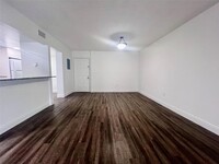 17350 NW 68th Ave, Unit 400-203 in Hialeah, FL - Building Photo - Building Photo