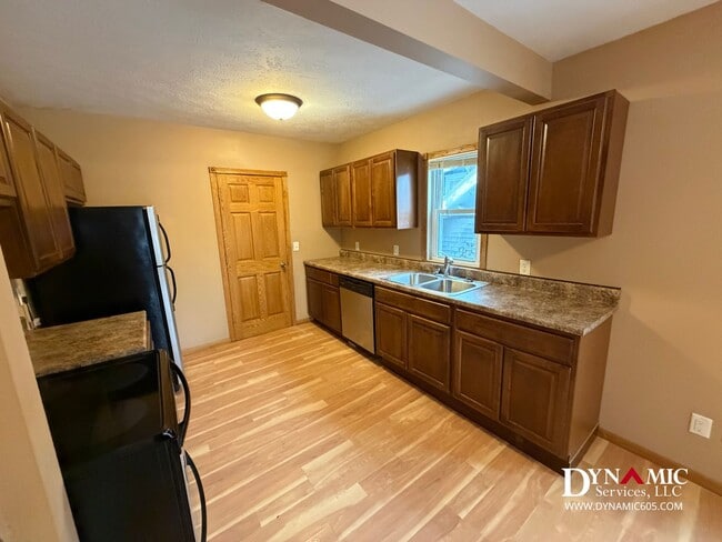 717 W 16th St in Sioux Falls, SD - Building Photo - Building Photo