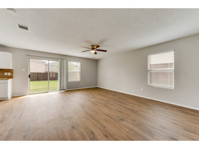 10428 Bear Hollow Dr in Keller, TX - Building Photo - Building Photo