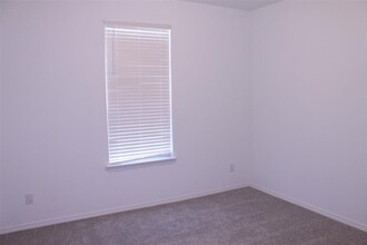 9633 Caney Trails Rd in Cut And Shoot, TX - Building Photo - Building Photo