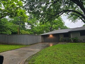 8107 San Leandro Dr in Dallas, TX - Building Photo - Building Photo