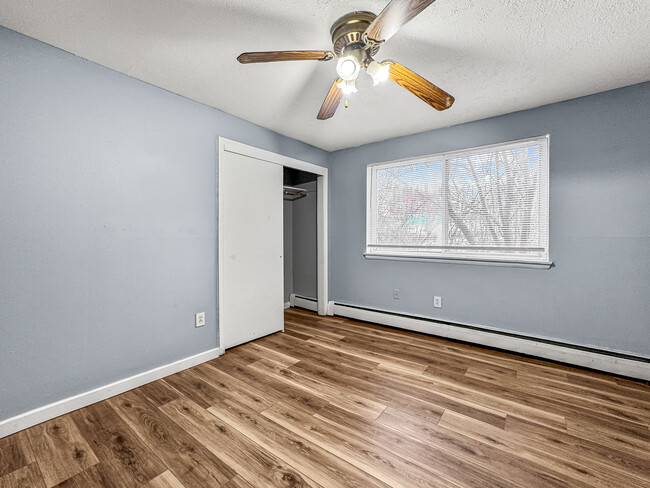 78 Atlantic St, Unit 206 in New Britain, CT - Foto de edificio - Building Photo