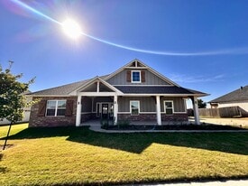 9948 NW 94th St in Yukon, OK - Building Photo