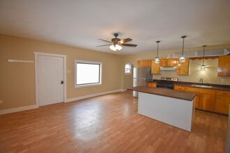 202 Main St in Mill Hall, PA - Building Photo - Building Photo