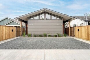 907 Kern St in Houston, TX - Building Photo