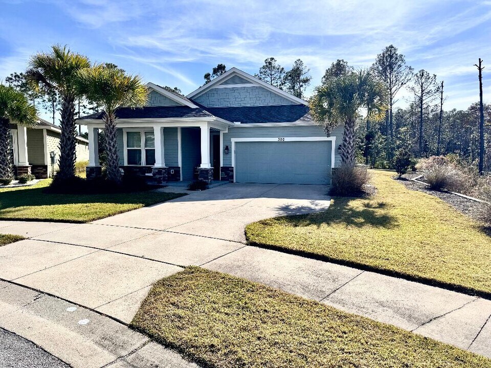 300 Foxtail Wy in Panama City Beach, FL - Building Photo