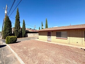 1933 Florence Ave in Kingman, AZ - Building Photo - Building Photo