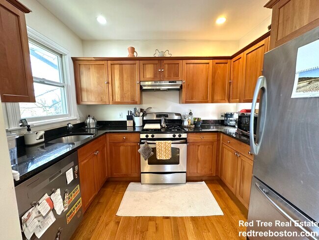 14 Selkirk Rd, Unit 3 in Boston, MA - Building Photo - Building Photo