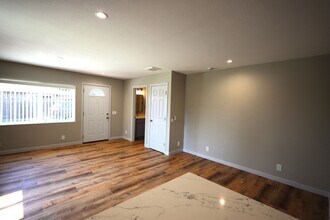 703 N Lincoln St in Orange, CA - Building Photo - Building Photo