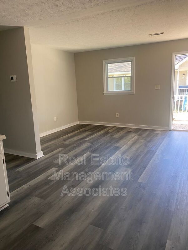 521 E Central Ave in Griffin, GA - Building Photo - Building Photo