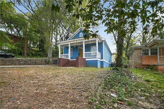 218 Barfield Ave SW in Atlanta, GA - Building Photo - Building Photo