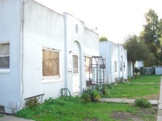 950 Monterey St in Hollister, CA - Foto de edificio - Building Photo